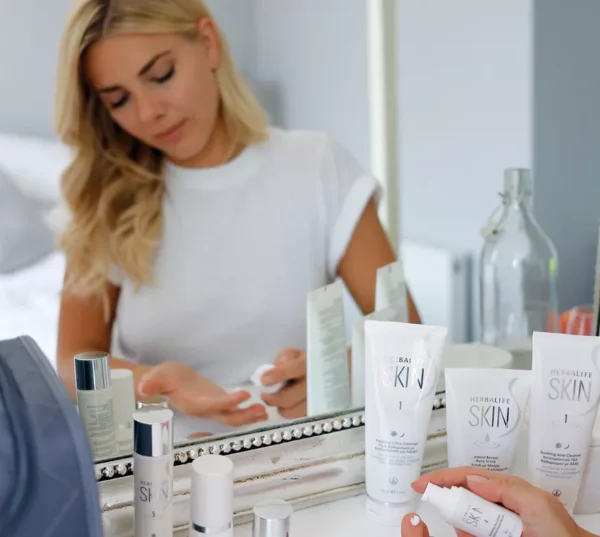 Herbalife SKIN Ενυδατική Κρέμα Ημέρας για Λάμψη - Image 3